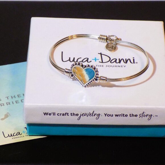 New Luca & Danni Footprints In the Sand Hidden Message Heart Bracelet. - Picture 6 of 6